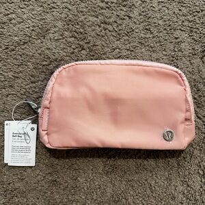 NWT! Lululemon Everywhere Belt Bag
IL (Deco Pink)